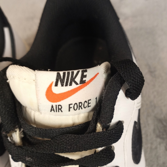 Nike Air Force 1 Men's Black and White Sneakers Size 9 - Picture 6 of 11